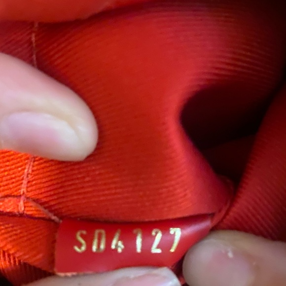 Louis Vuitton Crossbody - Picture 14 of 15